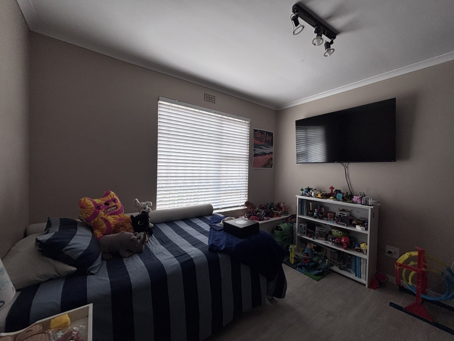 To Let 3 Bedroom Property for Rent in Sunningdale Western Cape